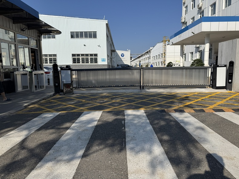 重慶工廠大門人員及車輛出入管理系統(tǒng)